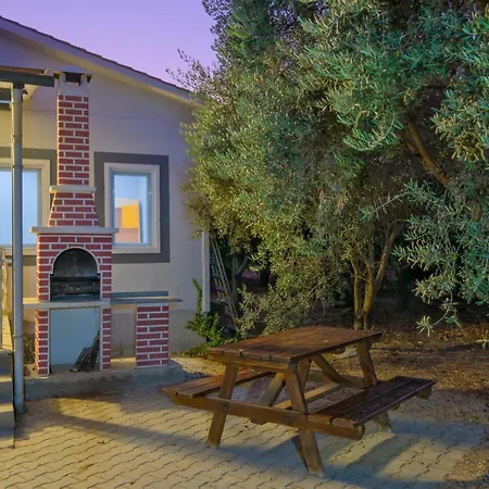 Villa Avci Villa-fethiye 3+1 In Garden With Private Pool, 10 Minutes To The Fethiye