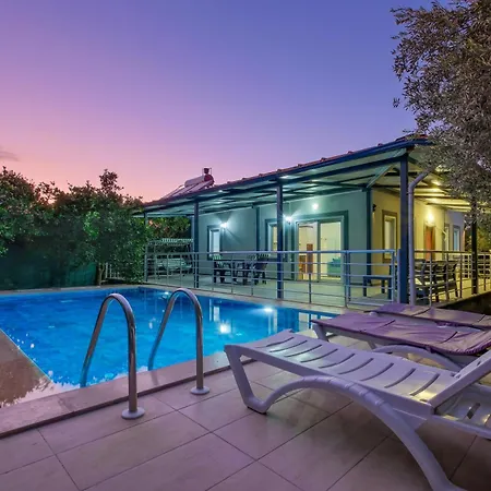 Villa Avci Villa-fethiye 3+1 In Garden With Private Pool, 10 Minutes To The Fethiye