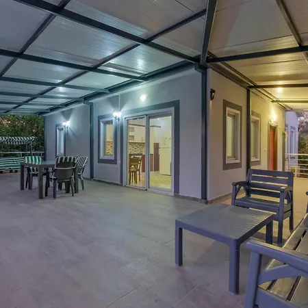 Avci Villa-fethiye 3+1 In Garden With Private Pool, 10 Minutes To The